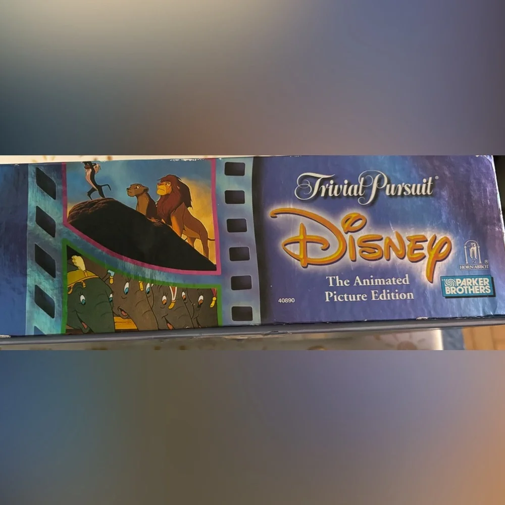 Vintage Disney Trivial Pursuit Pieces Factory Sealed Wear‎ on Box Corners 2002